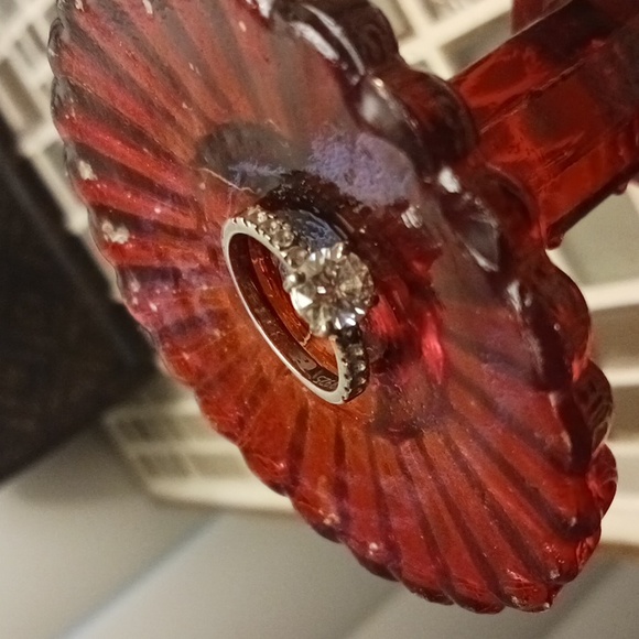 Vintage Cz Diamond Engagement ring-size 6 - Picture 2 of 8